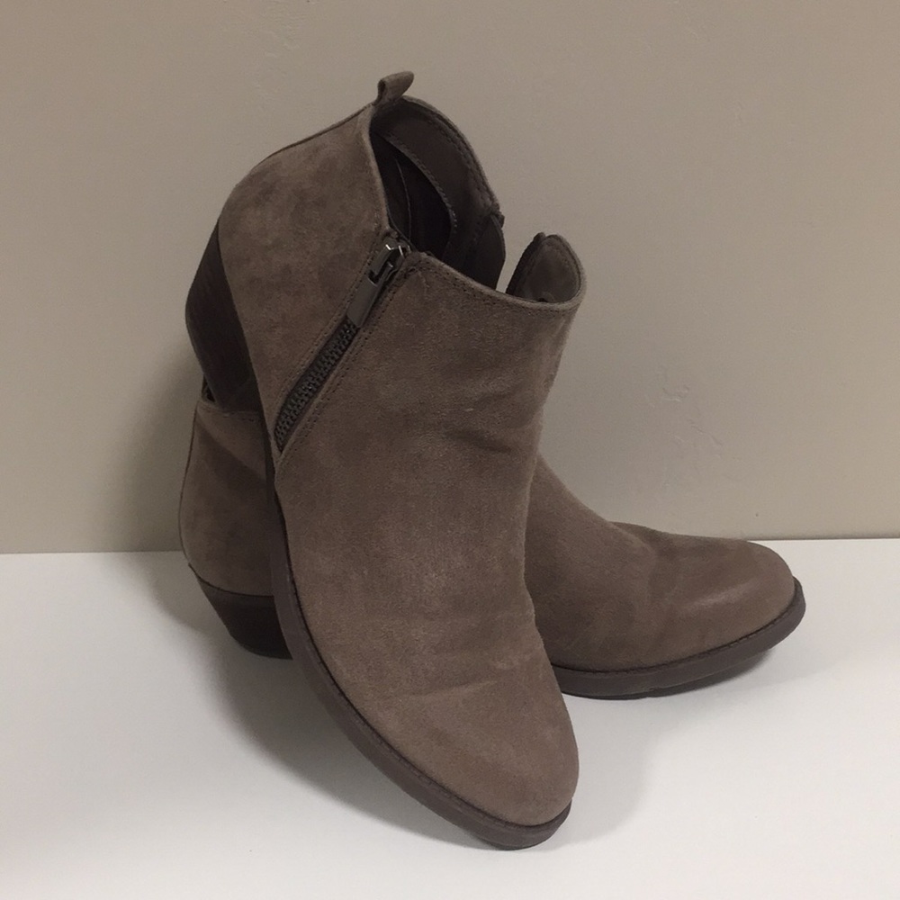 Brie Taupe Booties!